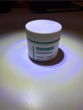 BeautyStat Moisture Boost Cream - White with Teal Accent